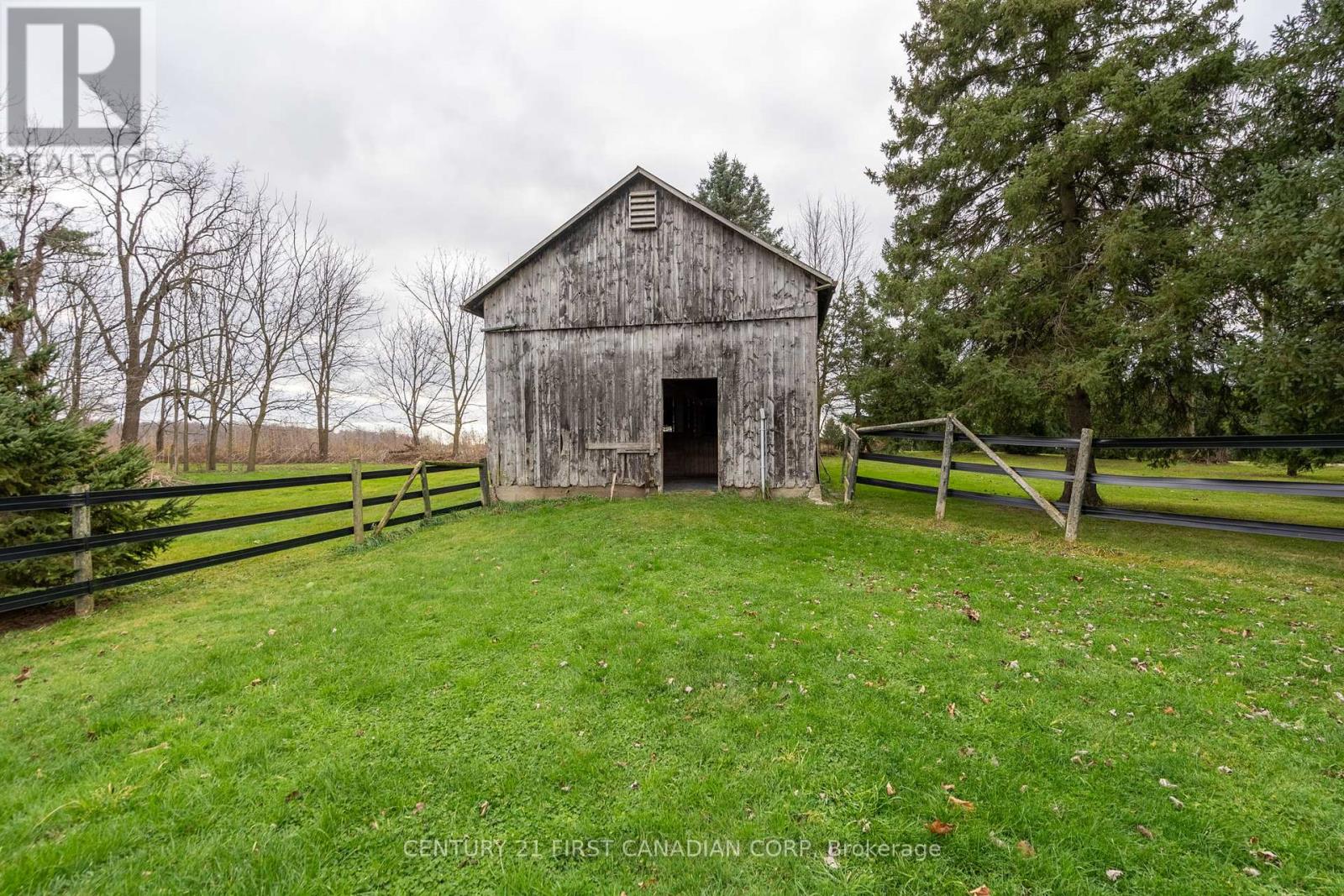 7967 Glendon Drive, Strathroy-Caradoc (Mount Brydges), Ontario  N0L 1W0 - Photo 31 - X11989731