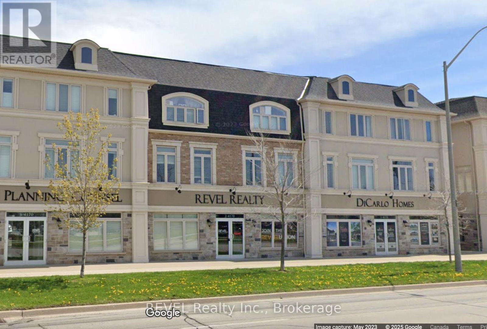 2 - 4170 Fairview Street, Burlington, Ontario  L7L 0G7 - Photo 1 - W11989642