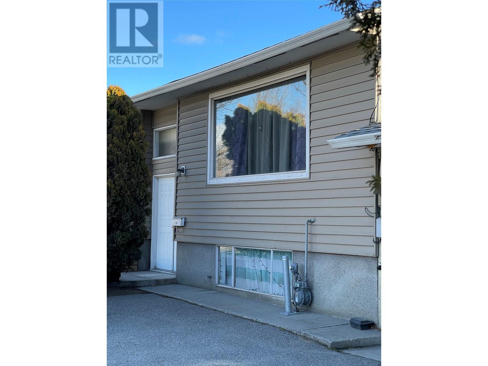 Property at 3049 Gordon Drive image 2
