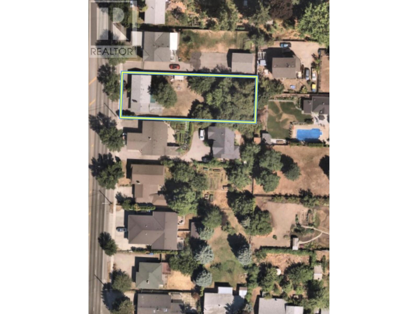 Property at 3049 Gordon Drive image 3