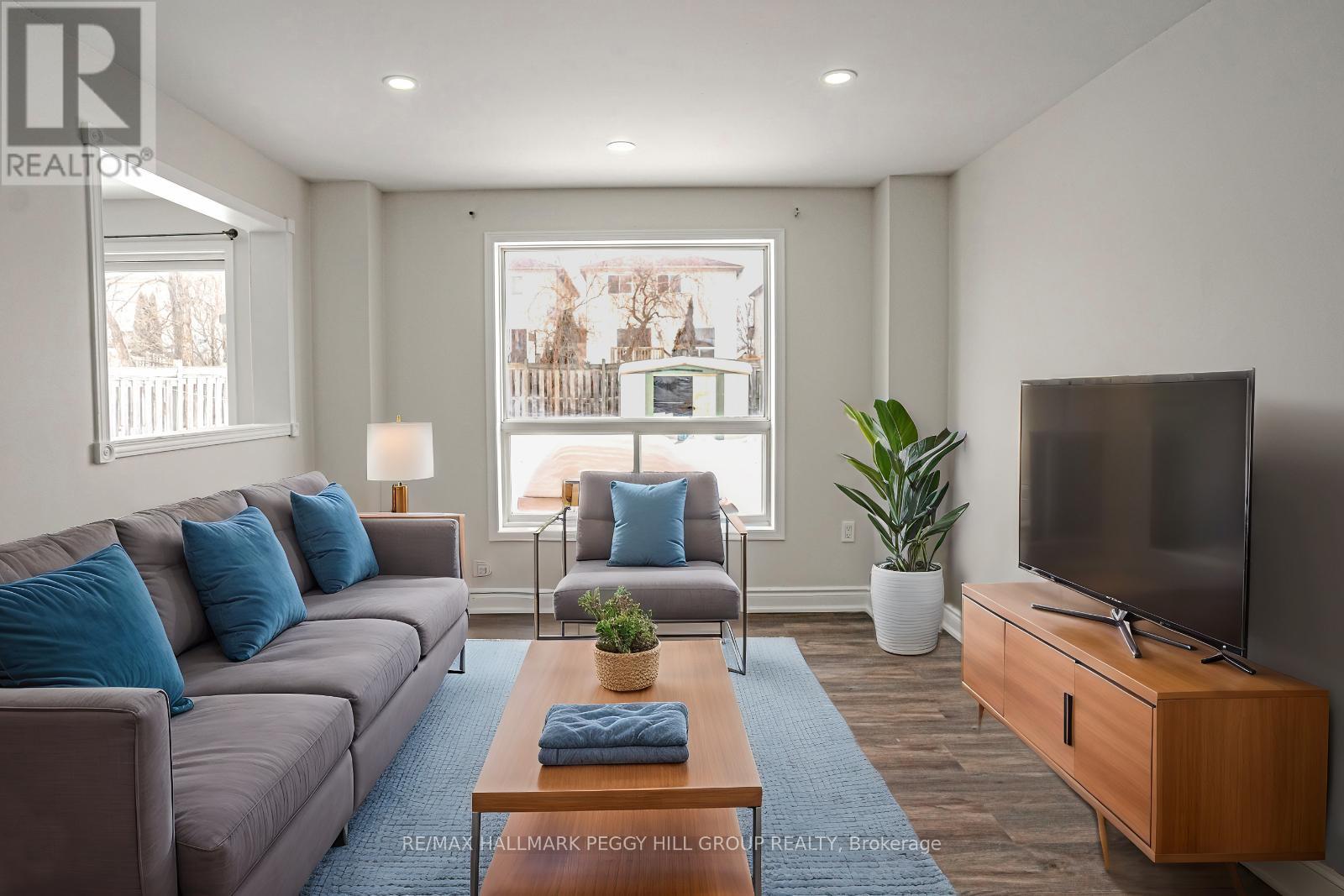 Property at 200 DUNSMORE LANE image 4