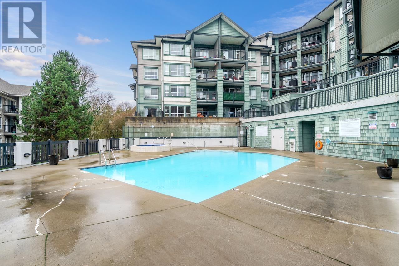 Listing Picture 2 of 20 : 139 9133 GOVERNMENT STREET, Burnaby / 本拿比 - 魯藝地產 Yvonne Lu Group - MLS Medallion Club Member