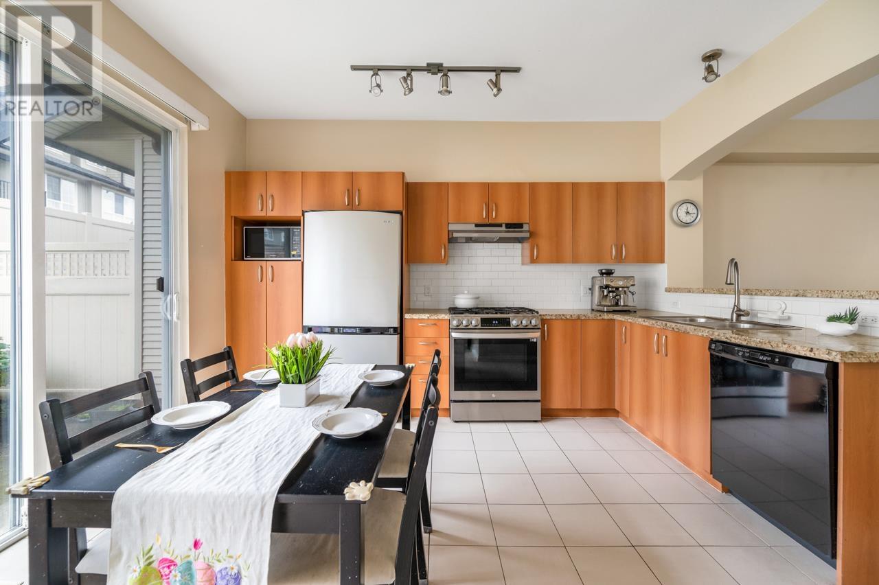 Listing Picture 6 of 20 : 139 9133 GOVERNMENT STREET, Burnaby / 本拿比 - 魯藝地產 Yvonne Lu Group - MLS Medallion Club Member