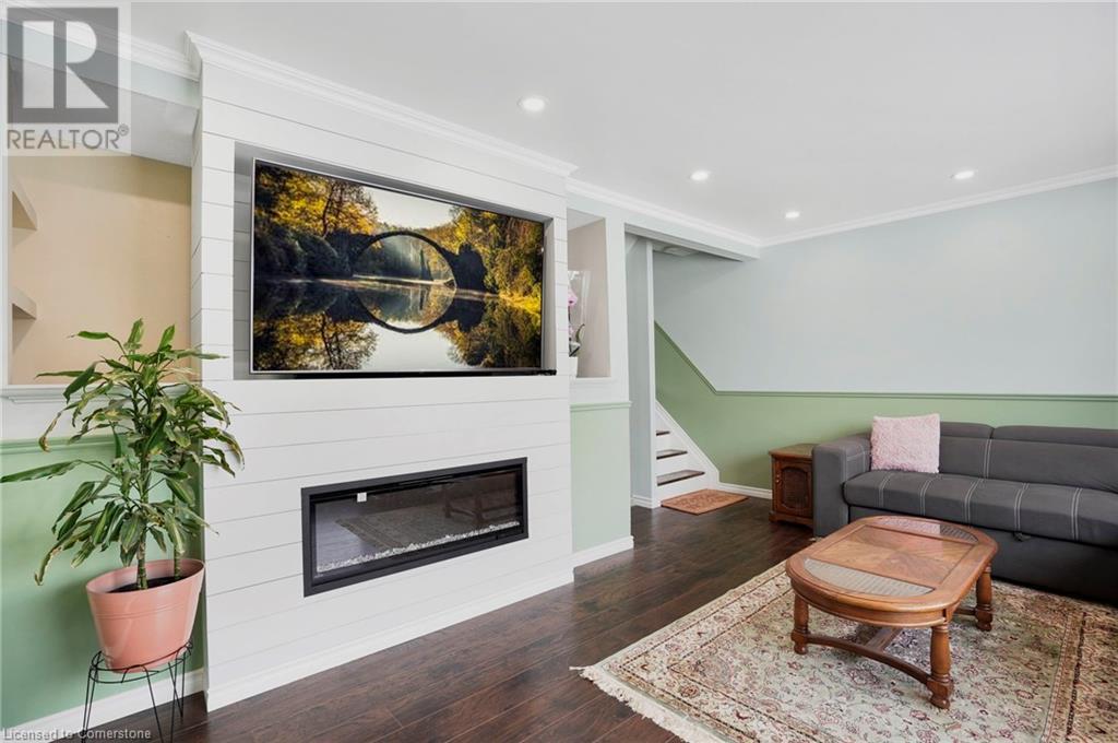 Property at 66 SUMMERCREST Drive Unit# 3 image 5