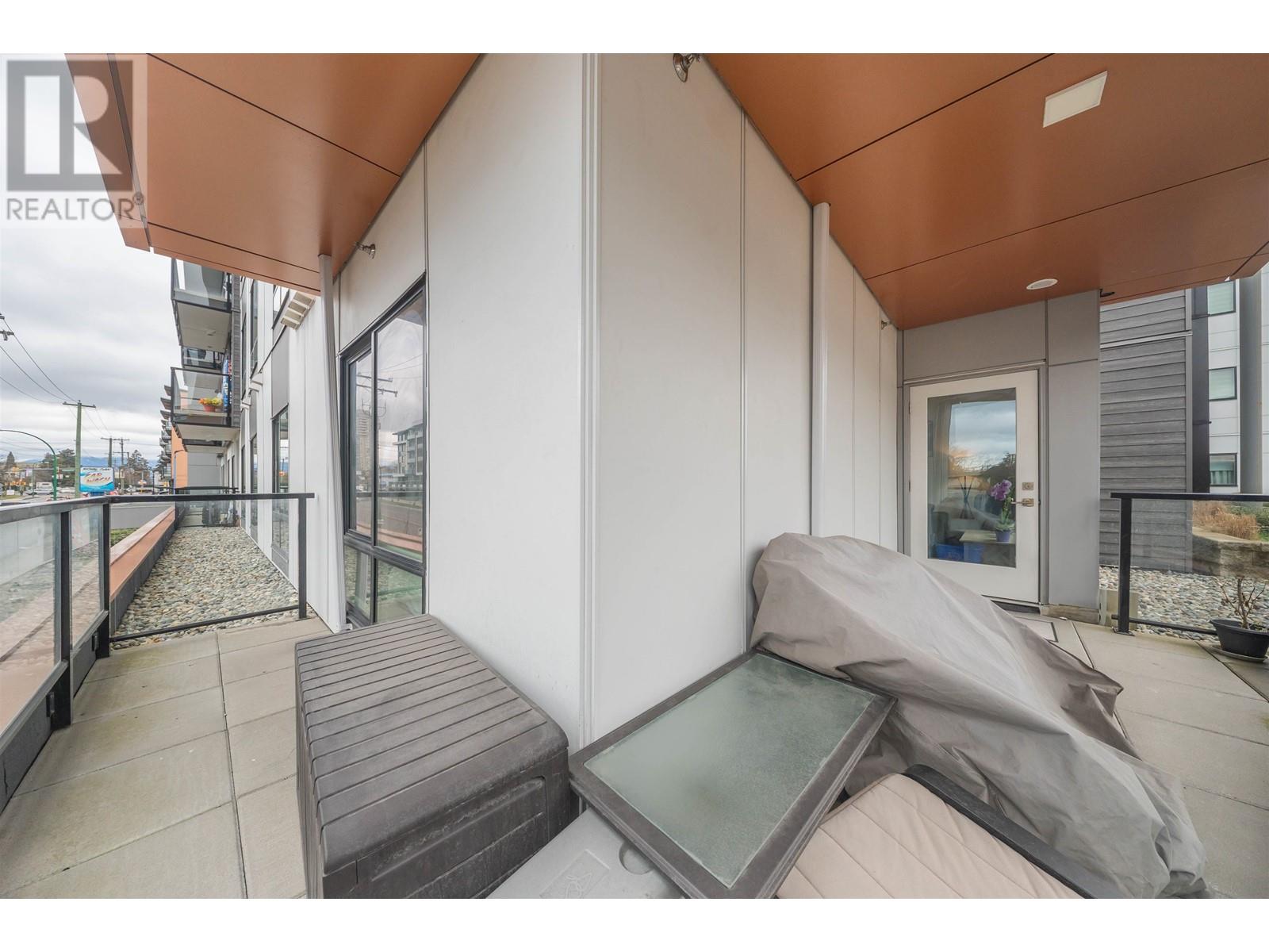 Listing Picture 16 of 22 : 201 6968 ROYAL OAK AVENUE, Burnaby / 本拿比 - 魯藝地產 Yvonne Lu Group - MLS Medallion Club Member