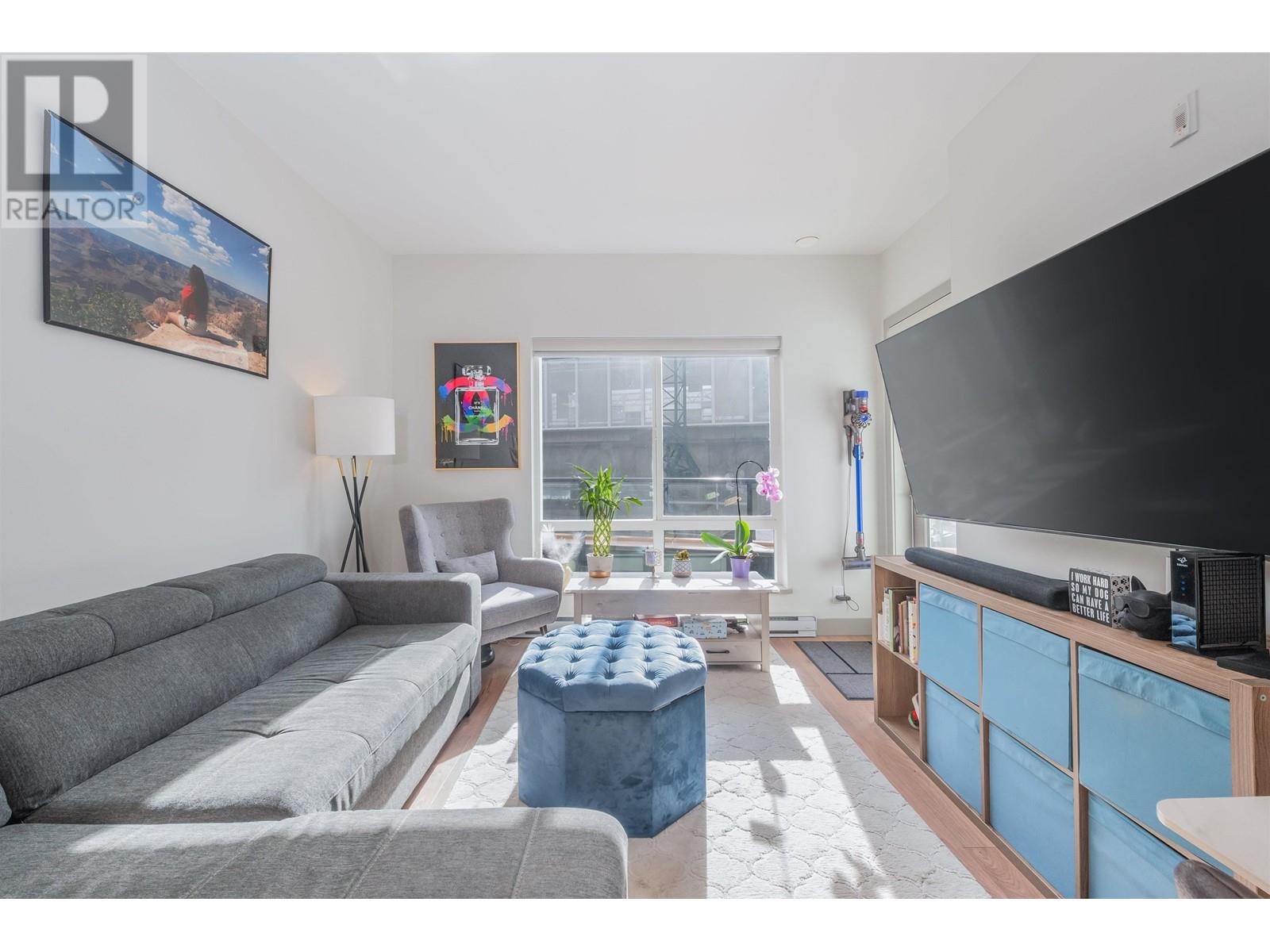 Listing Picture 5 of 22 : 201 6968 ROYAL OAK AVENUE, Burnaby / 本拿比 - 魯藝地產 Yvonne Lu Group - MLS Medallion Club Member