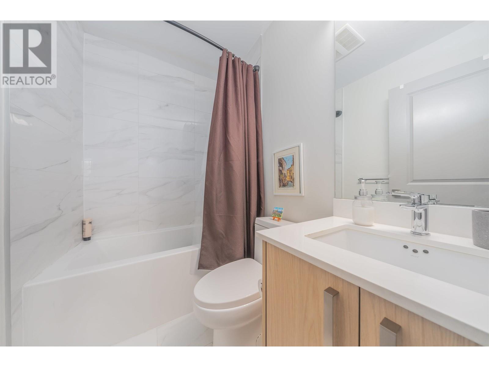 Listing Picture 14 of 22 : 201 6968 ROYAL OAK AVENUE, Burnaby / 本拿比 - 魯藝地產 Yvonne Lu Group - MLS Medallion Club Member