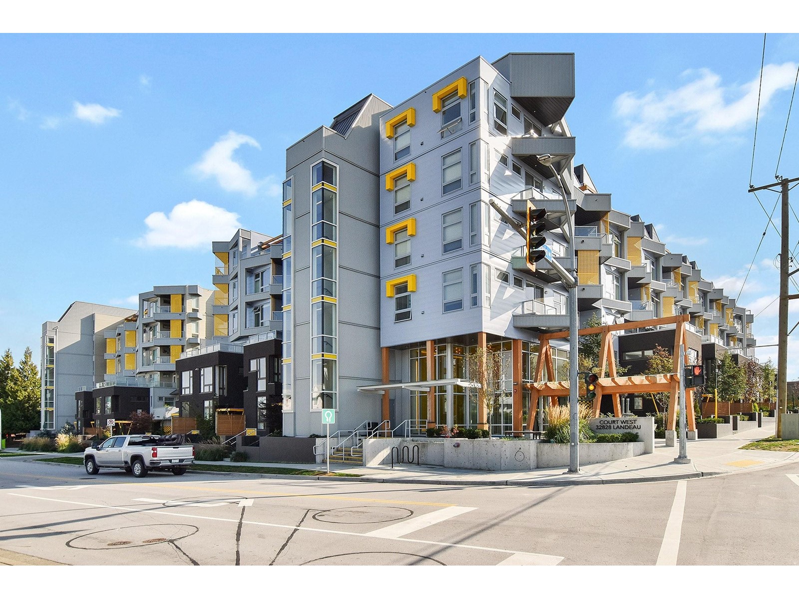 313 32838 Landeau Place, Abbotsford, British Columbia  V2S 0M6 - Photo 1 - R2968934