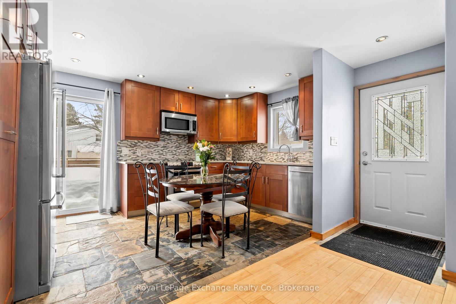 12 Memorial Park Drive, Kincardine, Ontario  N0G 2T0 - Photo 9 - X11989883