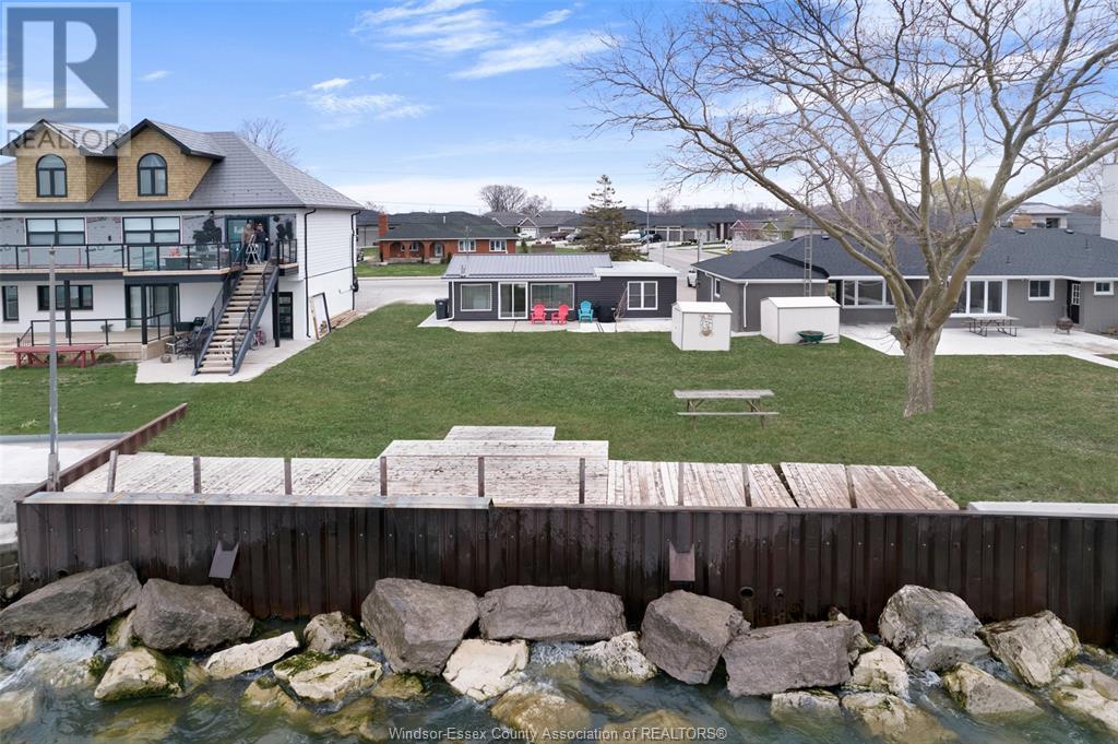Property at 206 ROBSON image 3