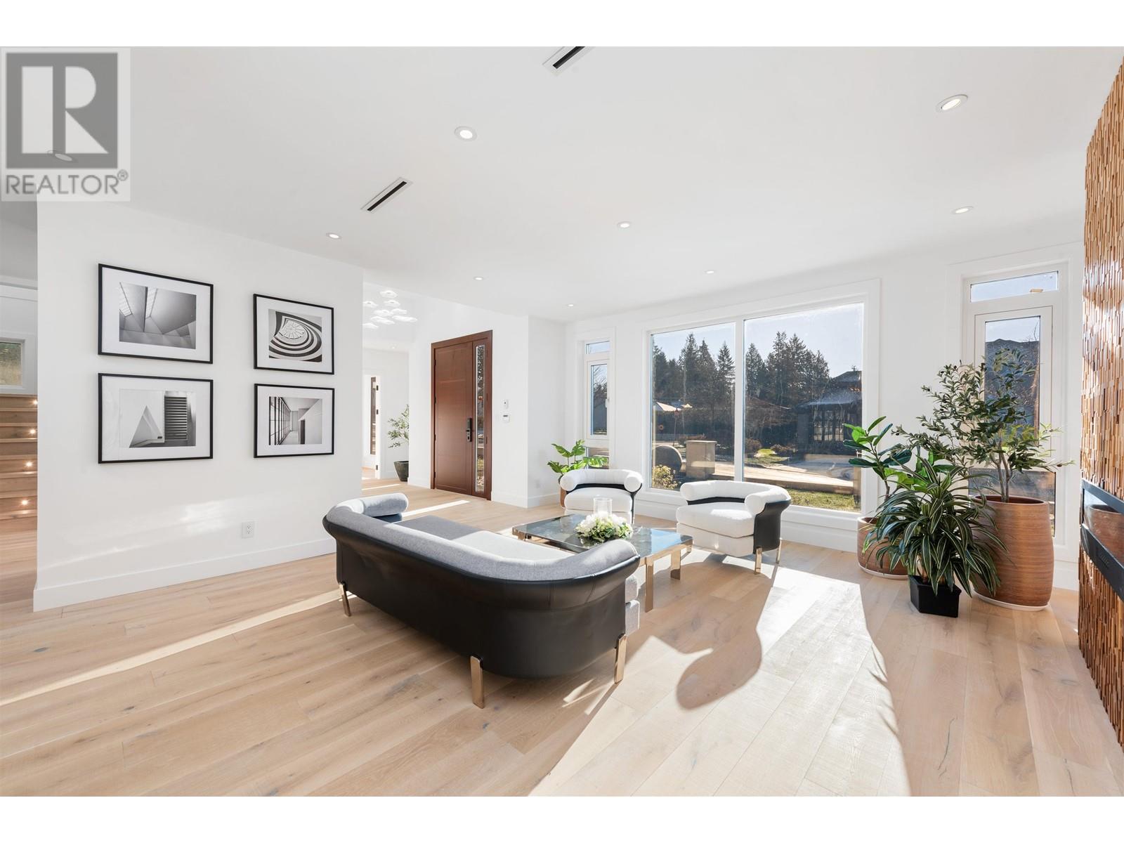 4082 Sunnycrest Drive, North Vancouver, British Columbia  V7R 3E4 - Photo 6 - R2970769