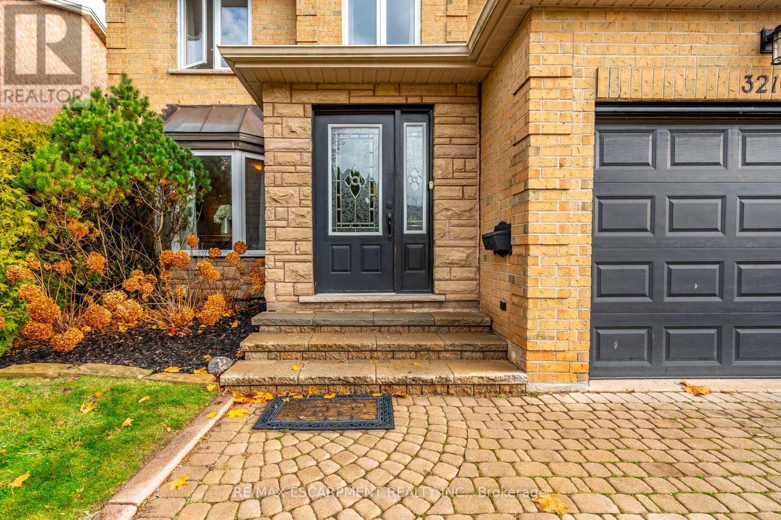 Property at 3210 VICTORIA STREET image 4