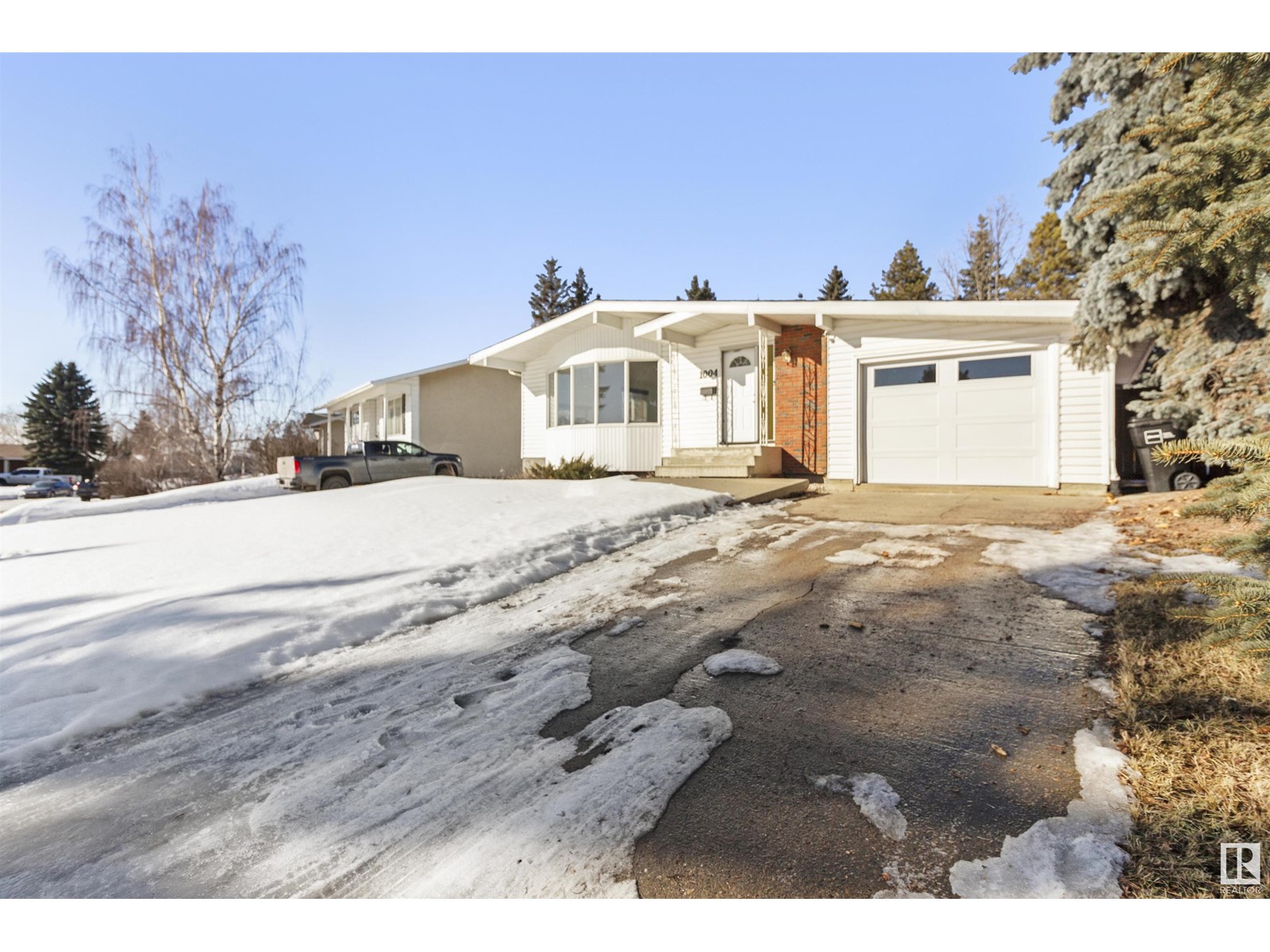 1004 82 St Nw, Edmonton, Alberta  T6K 1X6 - Photo 4 - E4422955