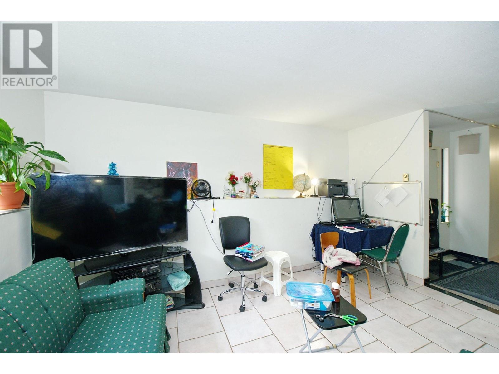10 856 E Broadway, Vancouver, British Columbia  V5T 1Y1 - Photo 4 - R2970752