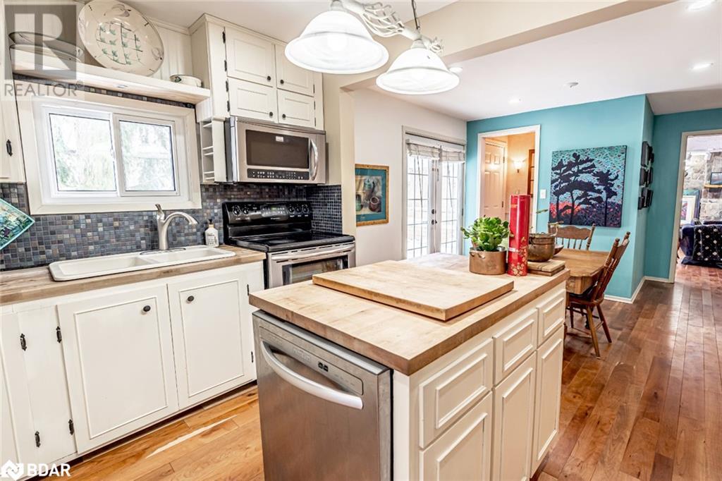 2015 Ridge Road W, Oro-Medonte, Ontario  L0L 2L0 - Photo 3 - 40697627