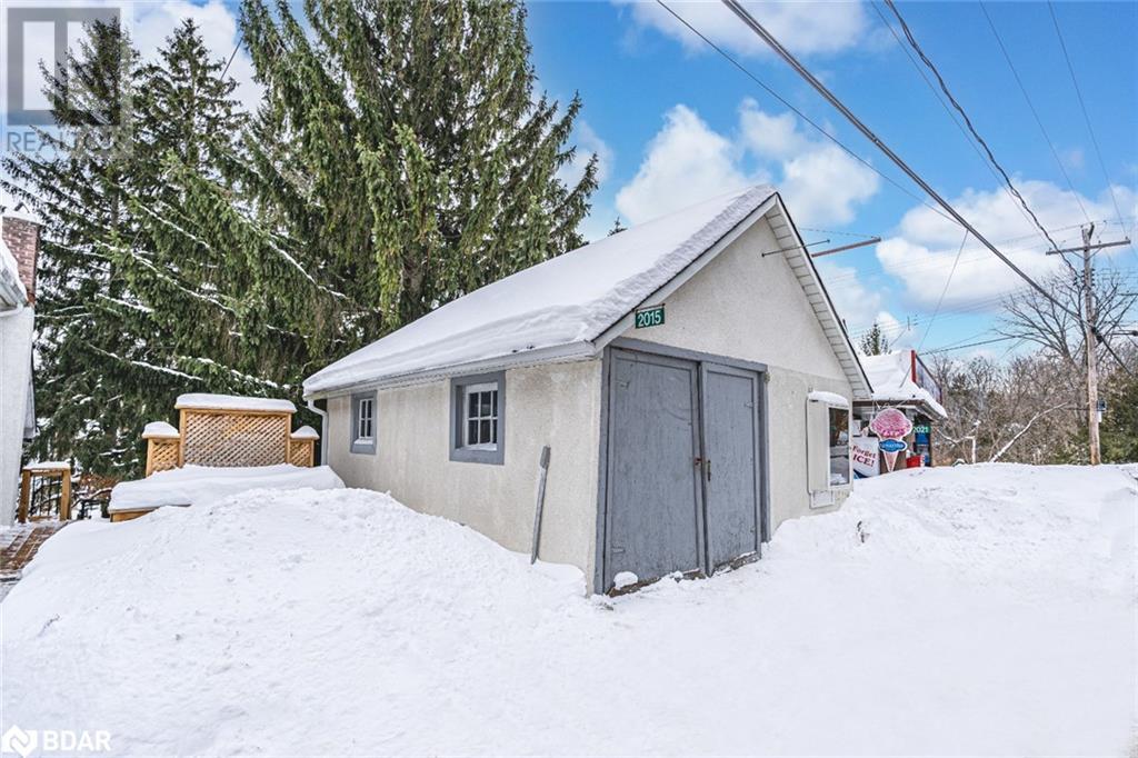 2015 Ridge Road W, Oro-Medonte, Ontario  L0L 2L0 - Photo 2 - 40697627