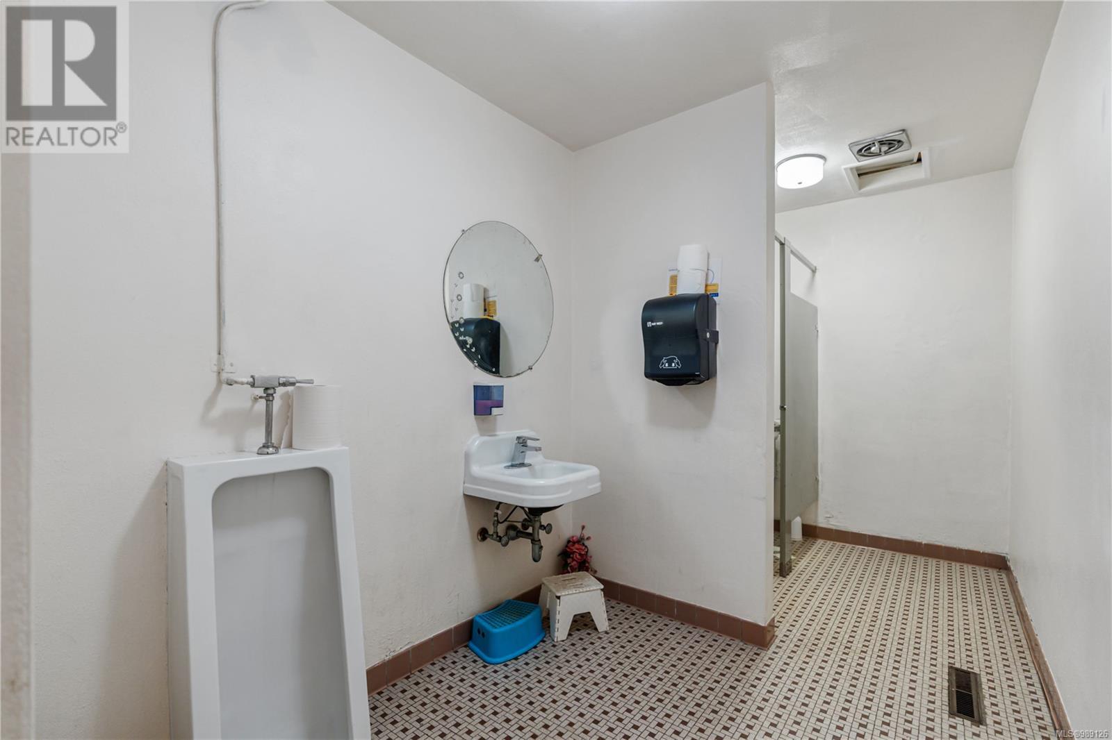 1806 San Juan Ave, Saanich, British Columbia  V8N 2H9 - Photo 15 - 989126