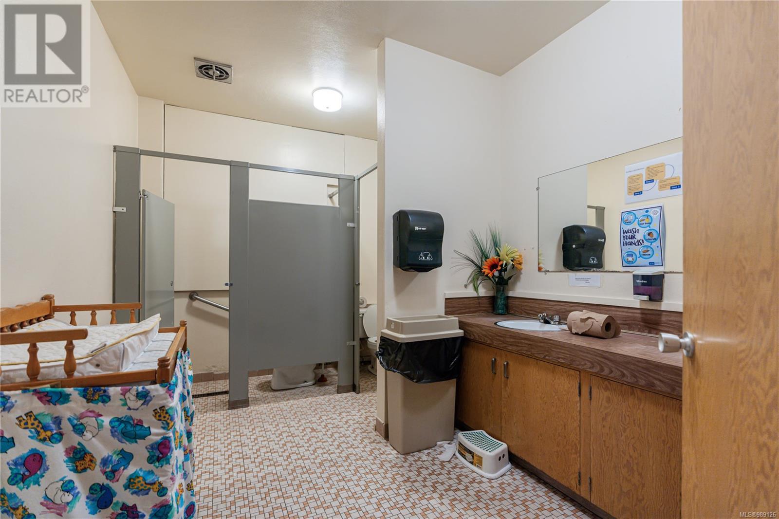 1806 San Juan Ave, Saanich, British Columbia  V8N 2H9 - Photo 16 - 989126