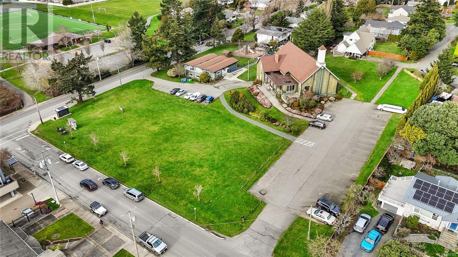 1806 San Juan Ave, Saanich, British Columbia  V8N 2H9 - Photo 2 - 989126