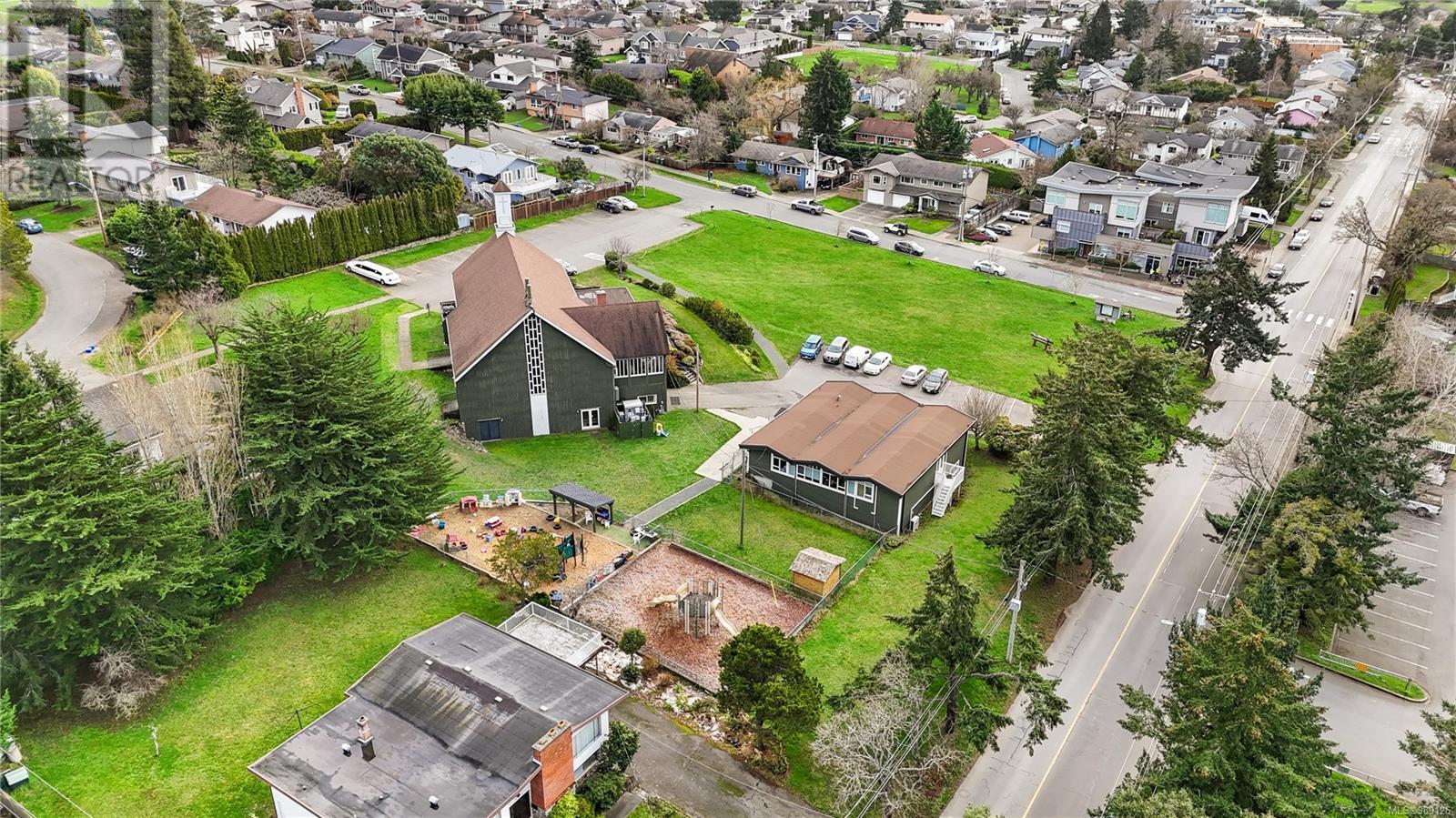 1806 San Juan Ave, Saanich, British Columbia  V8N 2H9 - Photo 4 - 989126