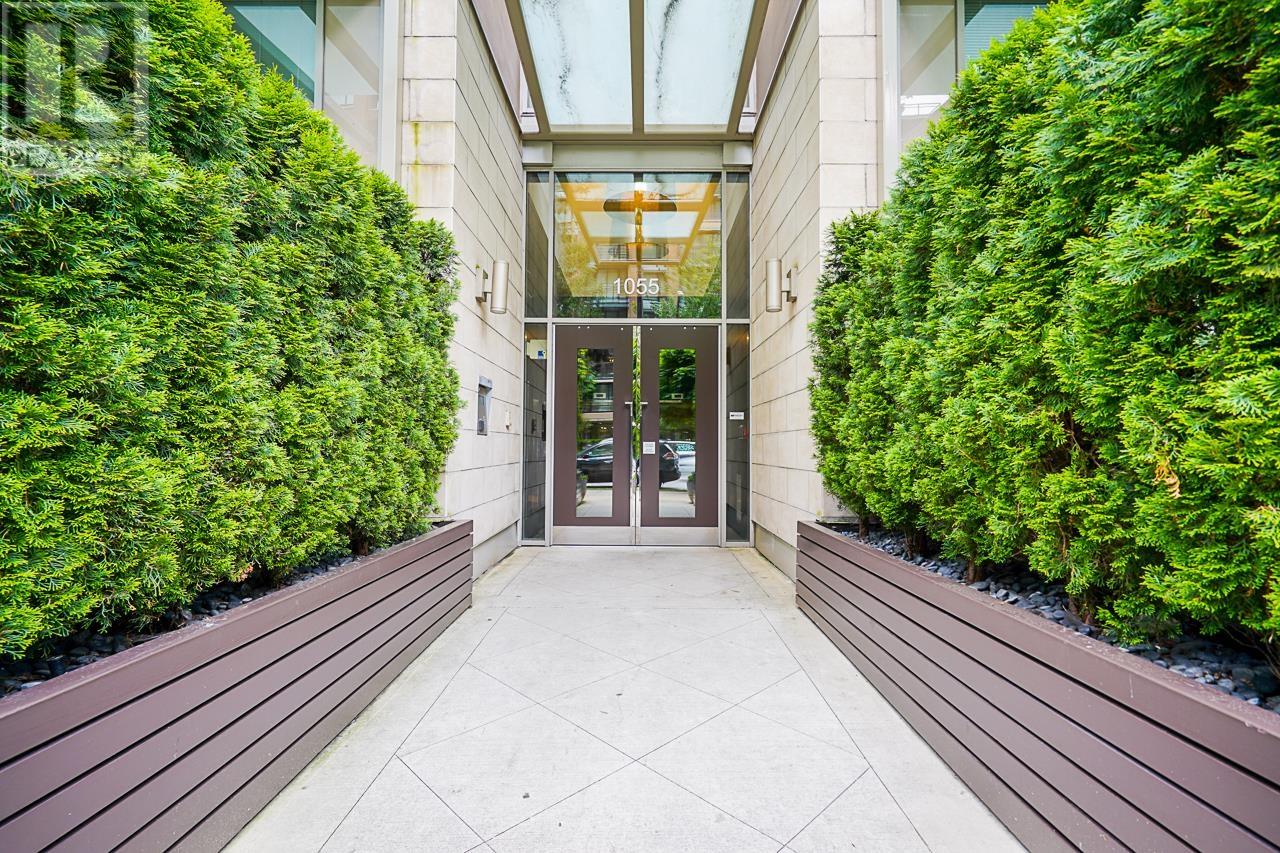 210 1055 RICHARDS STREET, vancouver, British Columbia