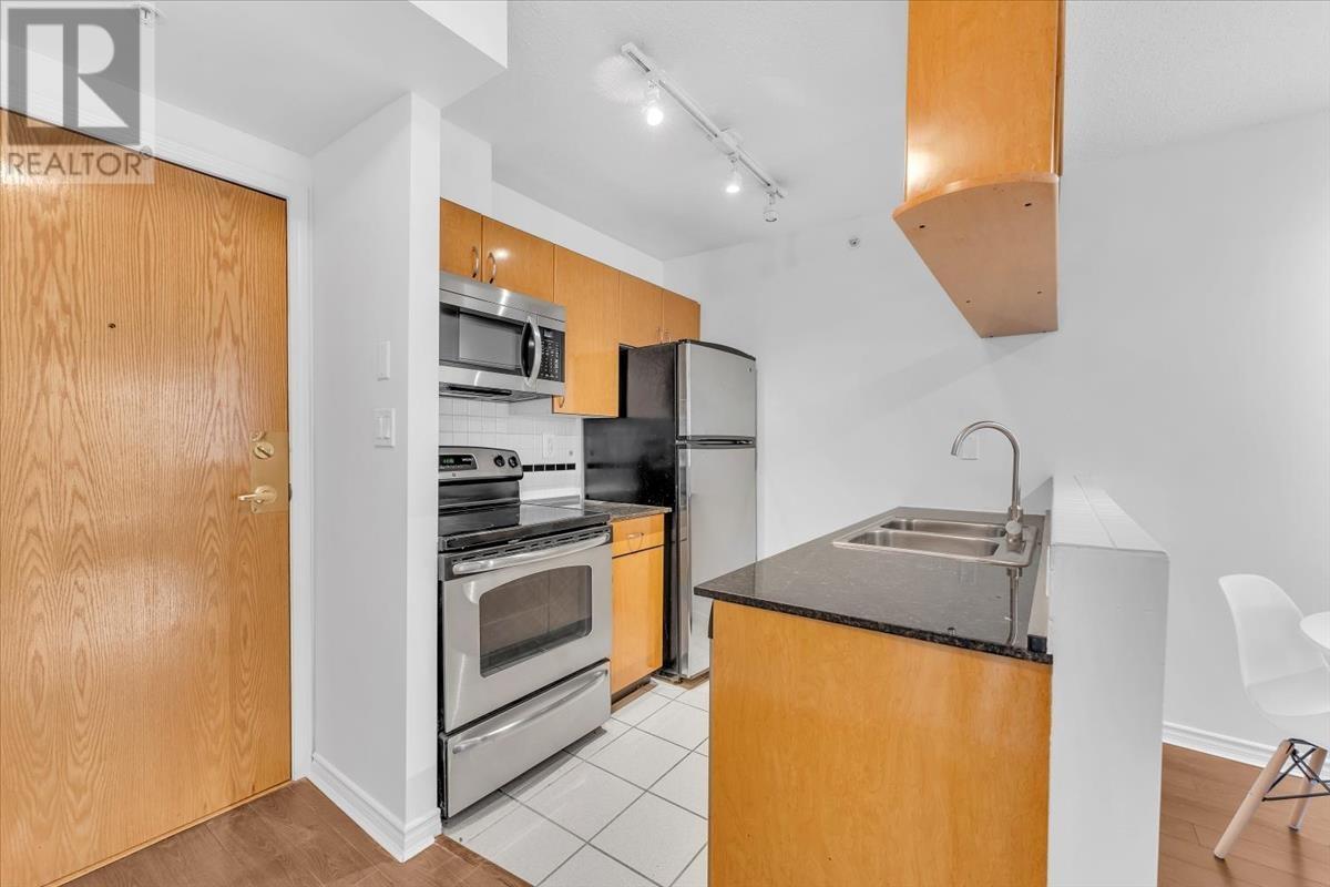 Property at 1803 939 HOMER STREET image 2