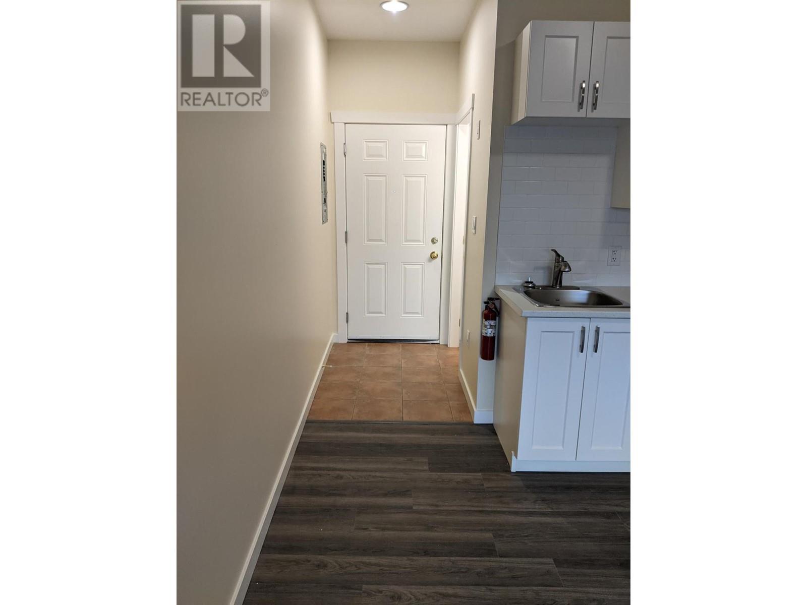6203 Willow Avenue Summerland Photo 42