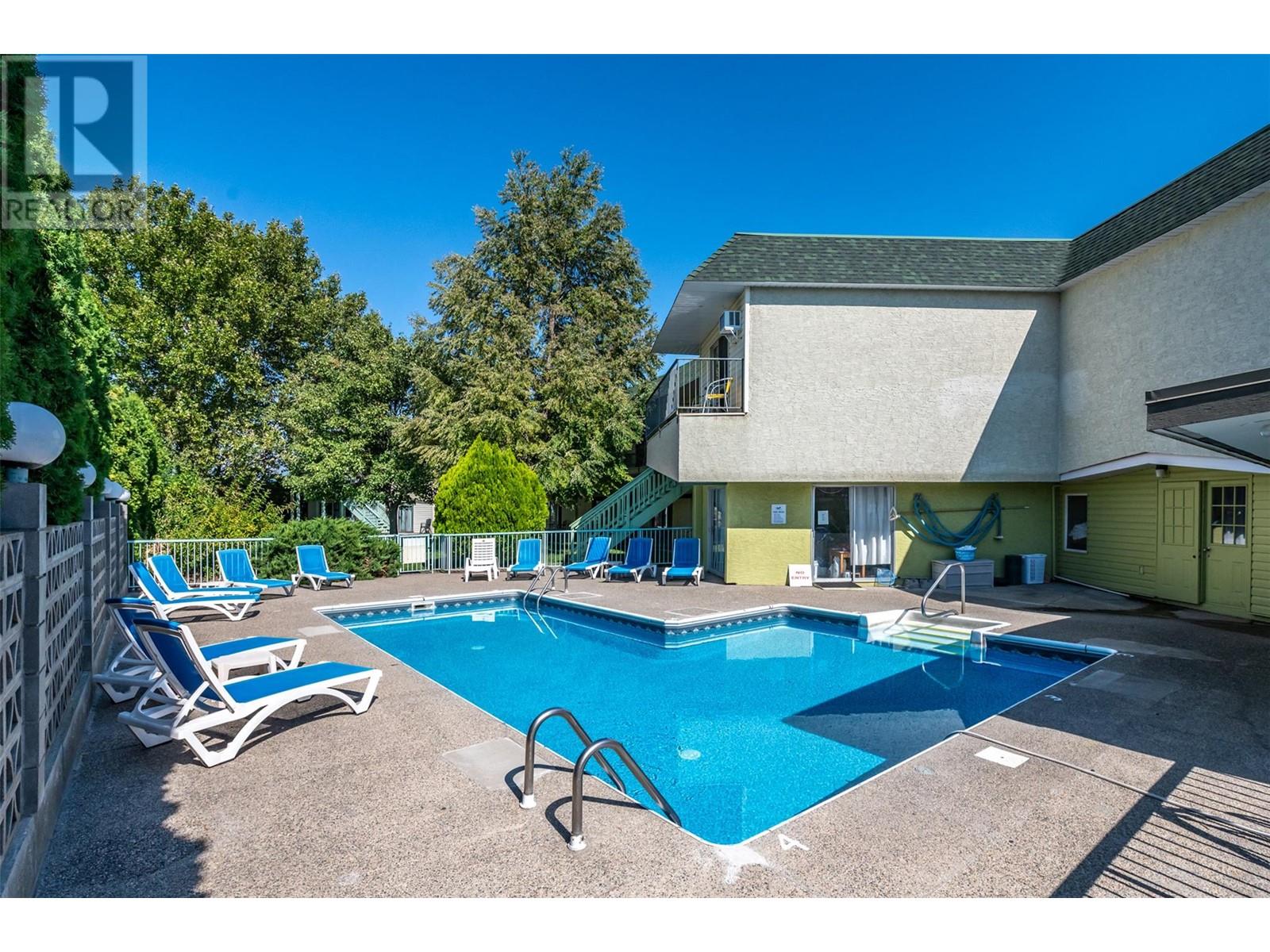 6203 Willow Avenue Summerland Photo 10