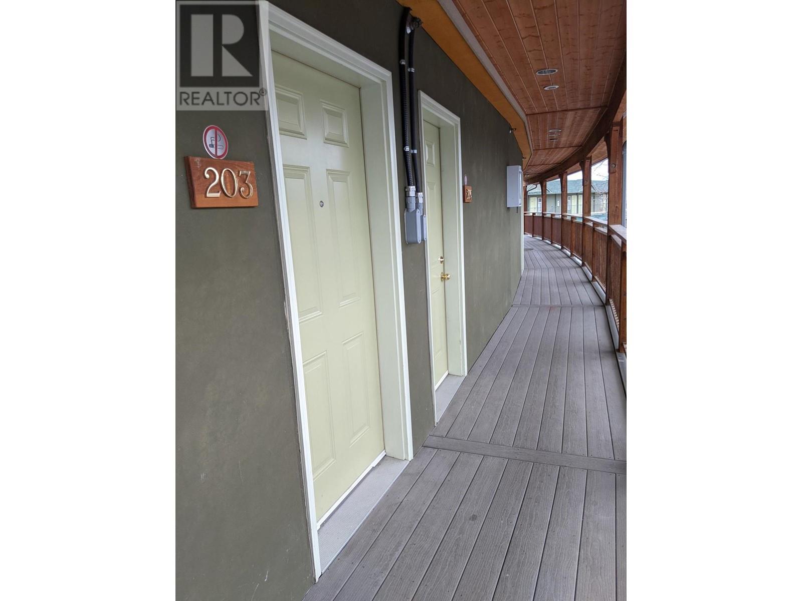 6203 Willow Avenue Summerland Photo 43