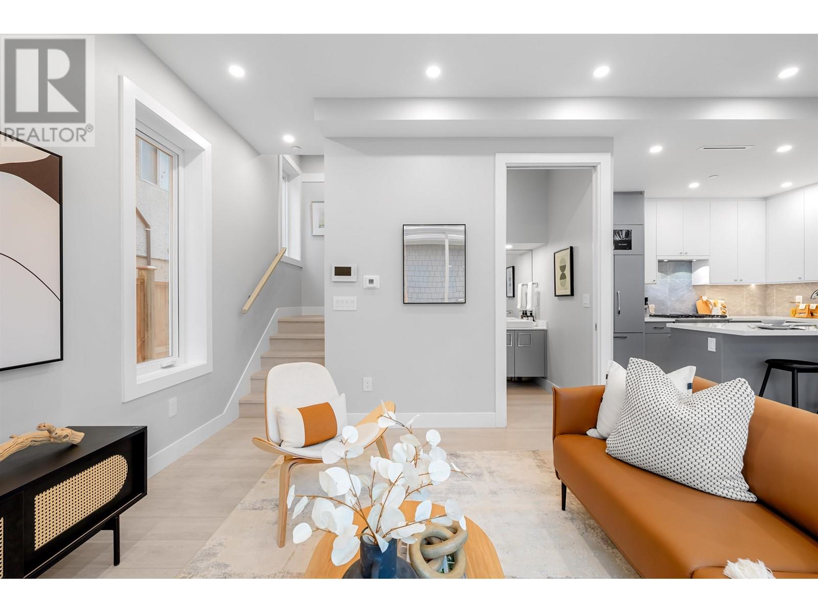 Property at 4041 ST CATHERINES STREET image 3