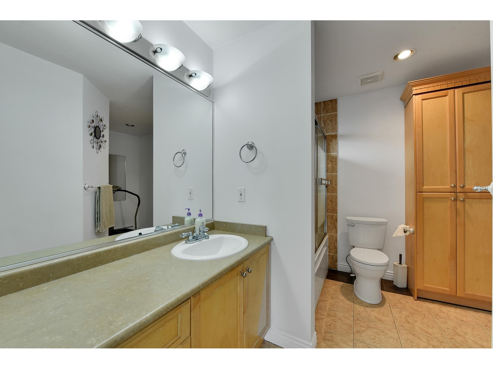 8677 Galway Crescent, Surrey, British Columbia  V3W 6C8 - Photo 13 - R2969545