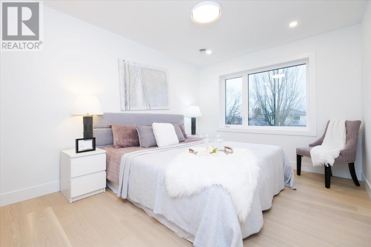 Listing Picture 13 of 23 : 1 2750 E 5TH AVENUE, Vancouver / 溫哥華 - 魯藝地產 Yvonne Lu Group - MLS Medallion Club Member