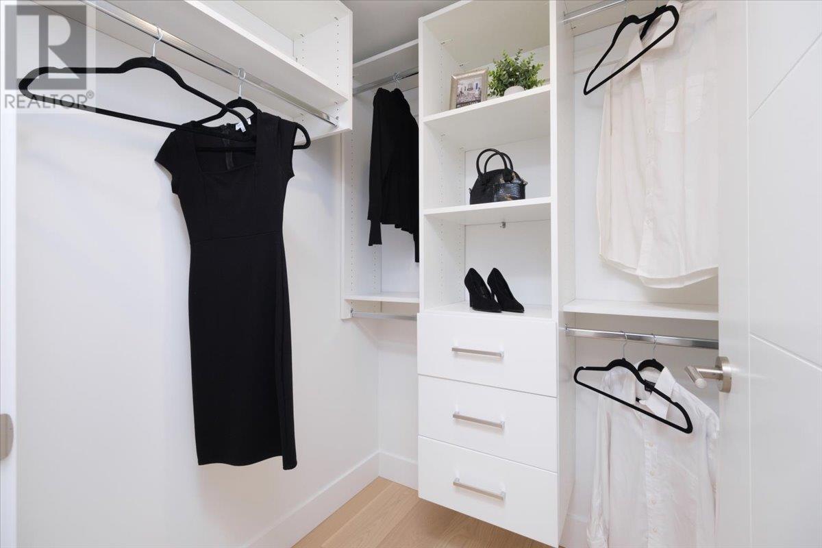 Listing Picture 14 of 23 : 1 2750 E 5TH AVENUE, Vancouver / 溫哥華 - 魯藝地產 Yvonne Lu Group - MLS Medallion Club Member