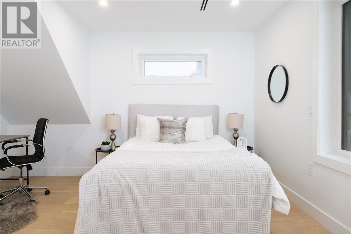 Listing Picture 20 of 23 : 1 2750 E 5TH AVENUE, Vancouver / 溫哥華 - 魯藝地產 Yvonne Lu Group - MLS Medallion Club Member