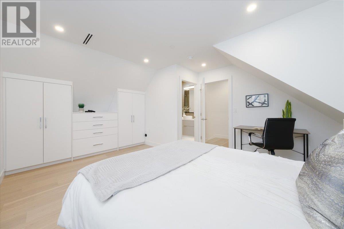 Listing Picture 21 of 23 : 1 2750 E 5TH AVENUE, Vancouver / 溫哥華 - 魯藝地產 Yvonne Lu Group - MLS Medallion Club Member