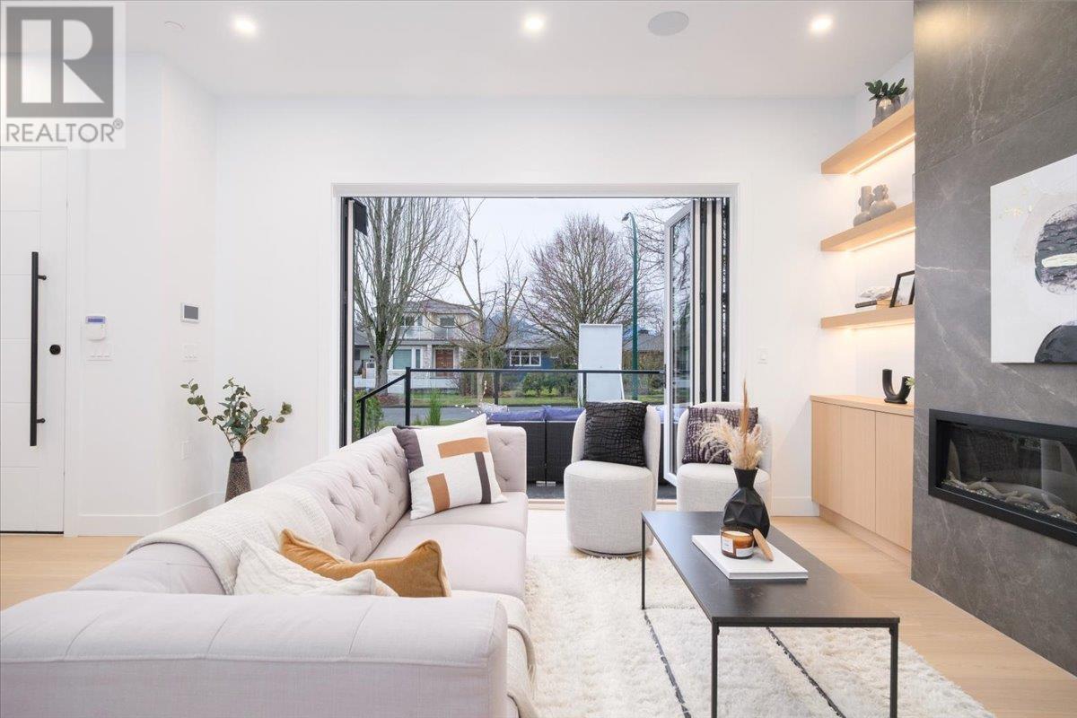 Listing Picture 4 of 23 : 1 2750 E 5TH AVENUE, Vancouver / 溫哥華 - 魯藝地產 Yvonne Lu Group - MLS Medallion Club Member