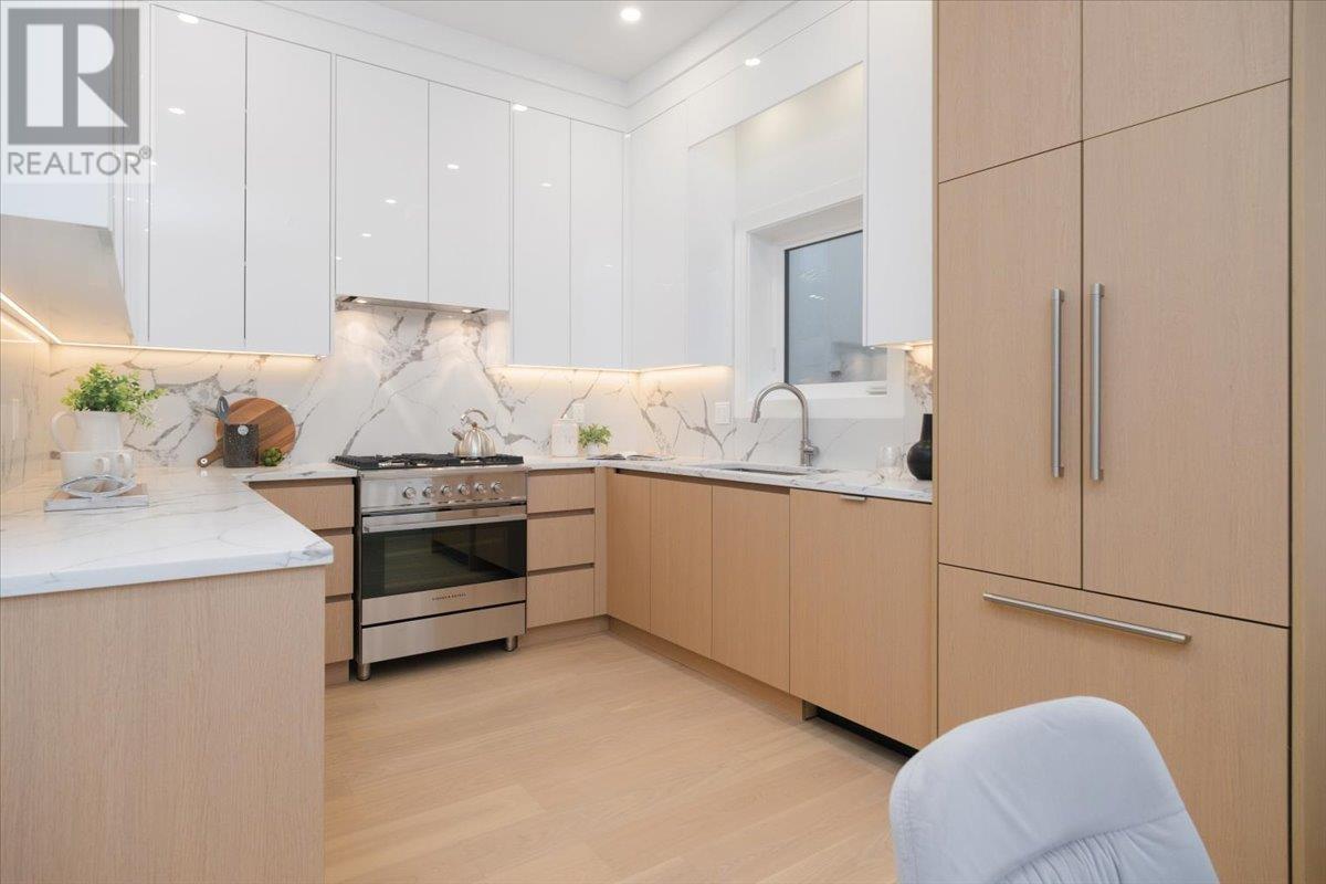 Listing Picture 8 of 23 : 1 2750 E 5TH AVENUE, Vancouver / 溫哥華 - 魯藝地產 Yvonne Lu Group - MLS Medallion Club Member