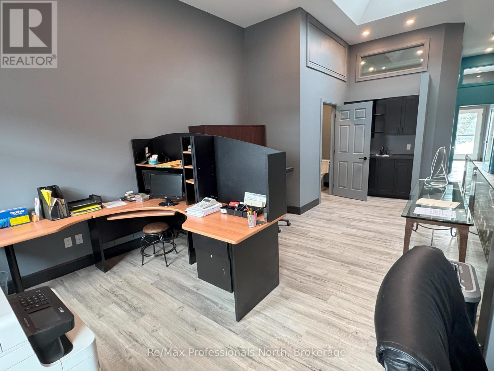 A - 8 MANITOBA STREET, Bracebridge, Ontario