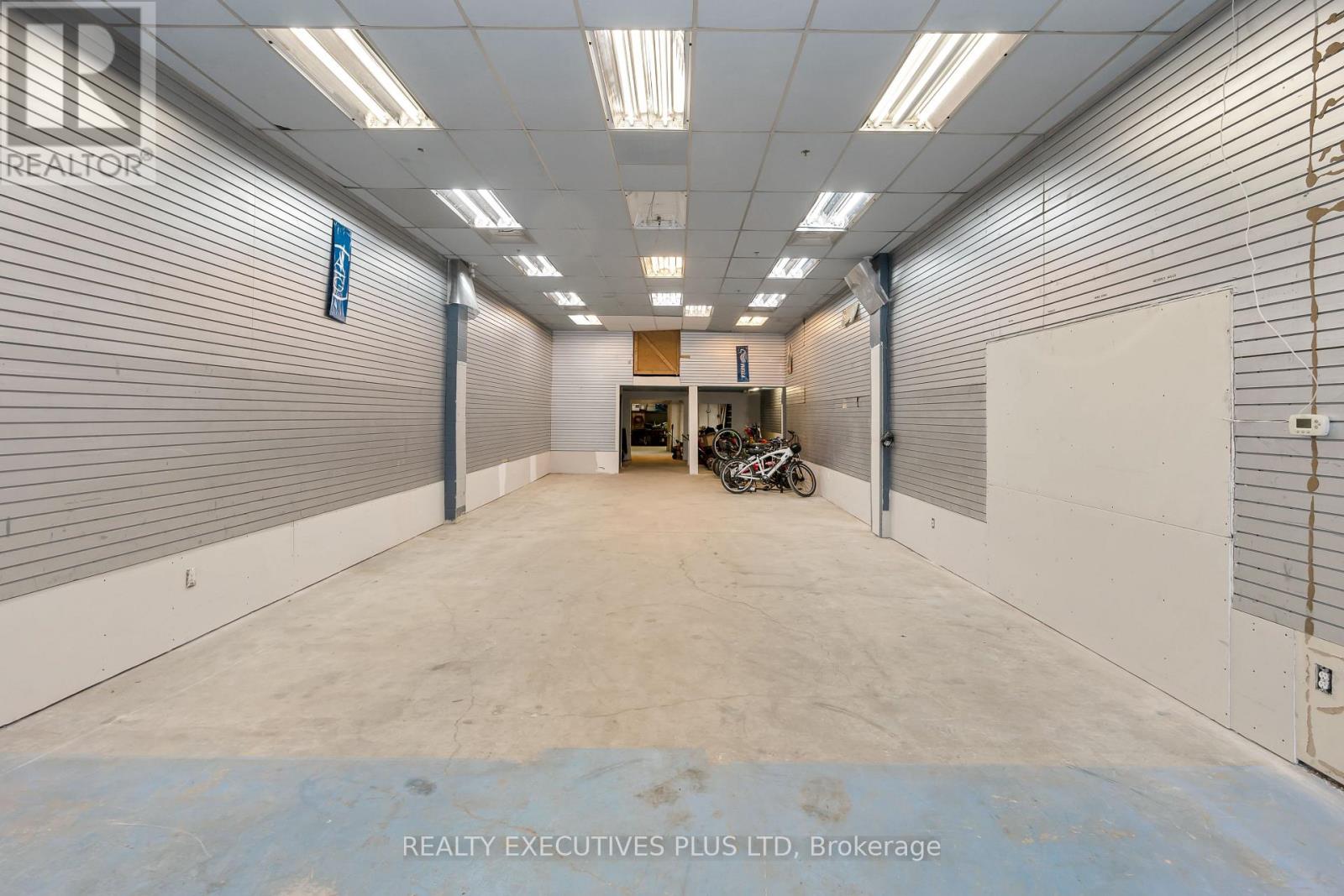 #7 - 6921 Steeles Avenue W, Toronto (West Humber-Clairville), Ontario  M9W 6T5 - Photo 2 - W11990210