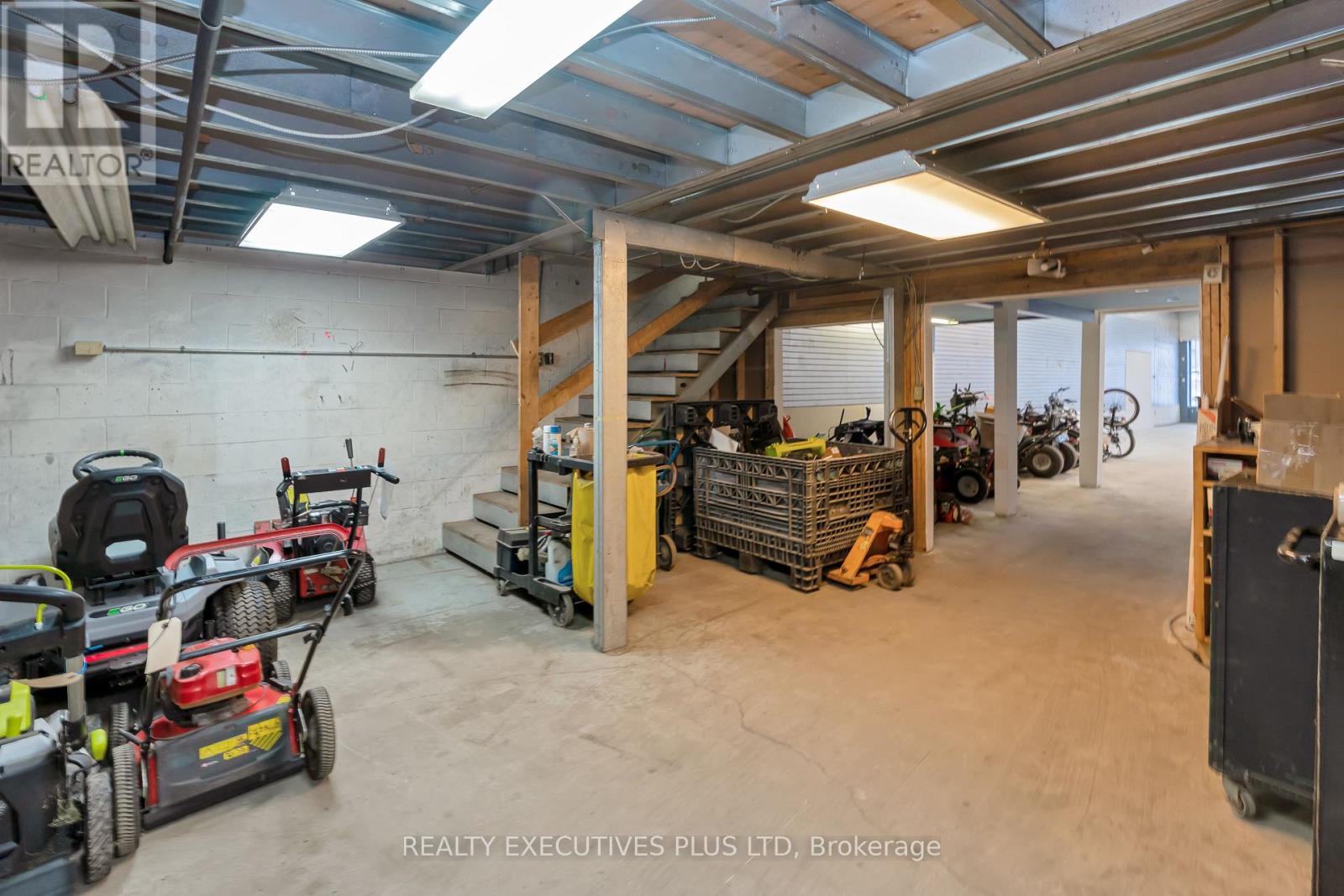 #7 - 6921 Steeles Avenue W, Toronto (West Humber-Clairville), Ontario  M9W 6T5 - Photo 6 - W11990210