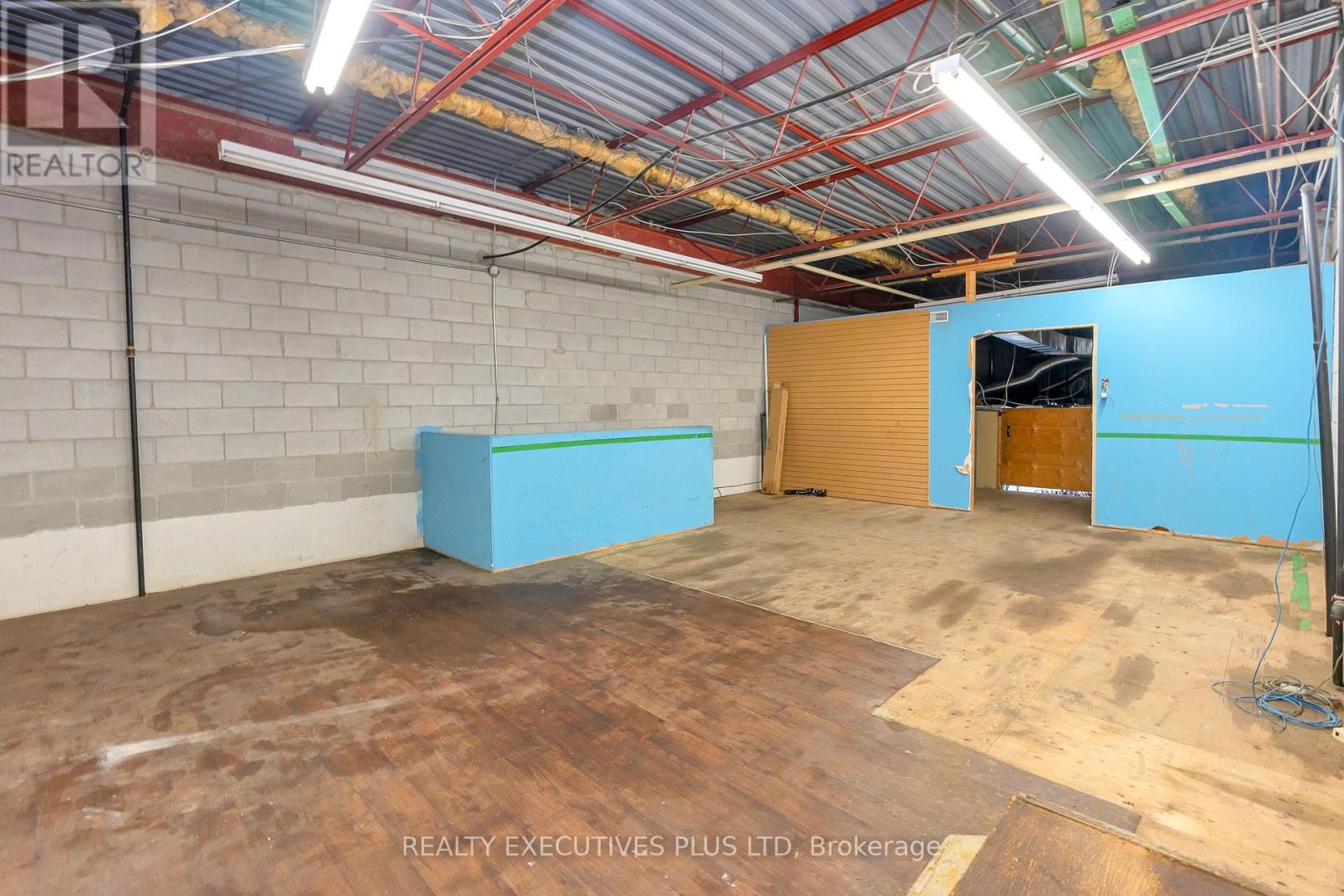 #7 - 6921 Steeles Avenue W, Toronto (West Humber-Clairville), Ontario  M9W 6T5 - Photo 8 - W11990210