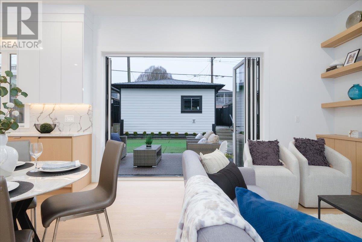 Listing Picture 6 of 23 : 2 2750 E 5TH AVENUE, Vancouver / 溫哥華 - 魯藝地產 Yvonne Lu Group - MLS Medallion Club Member