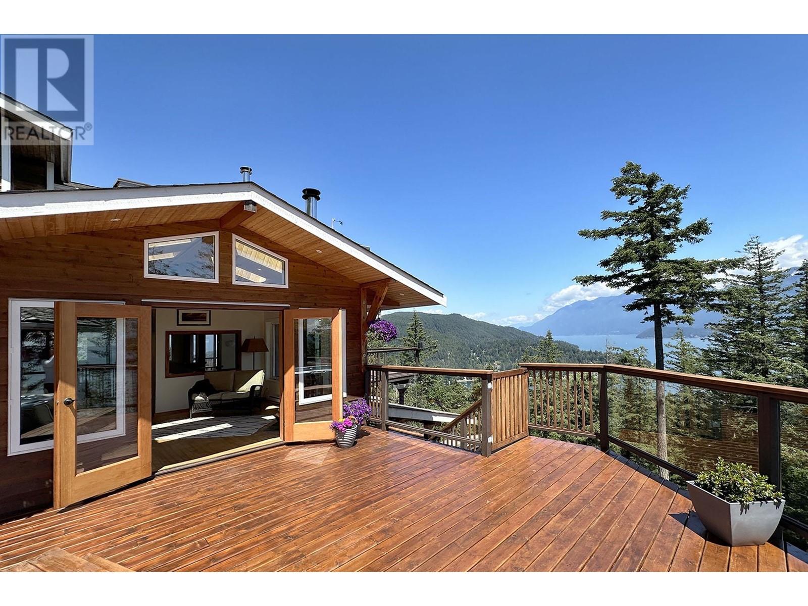 845 Valhalla Place, Bowen Island, British Columbia  V0N 1G1 - Photo 2 - R2944252