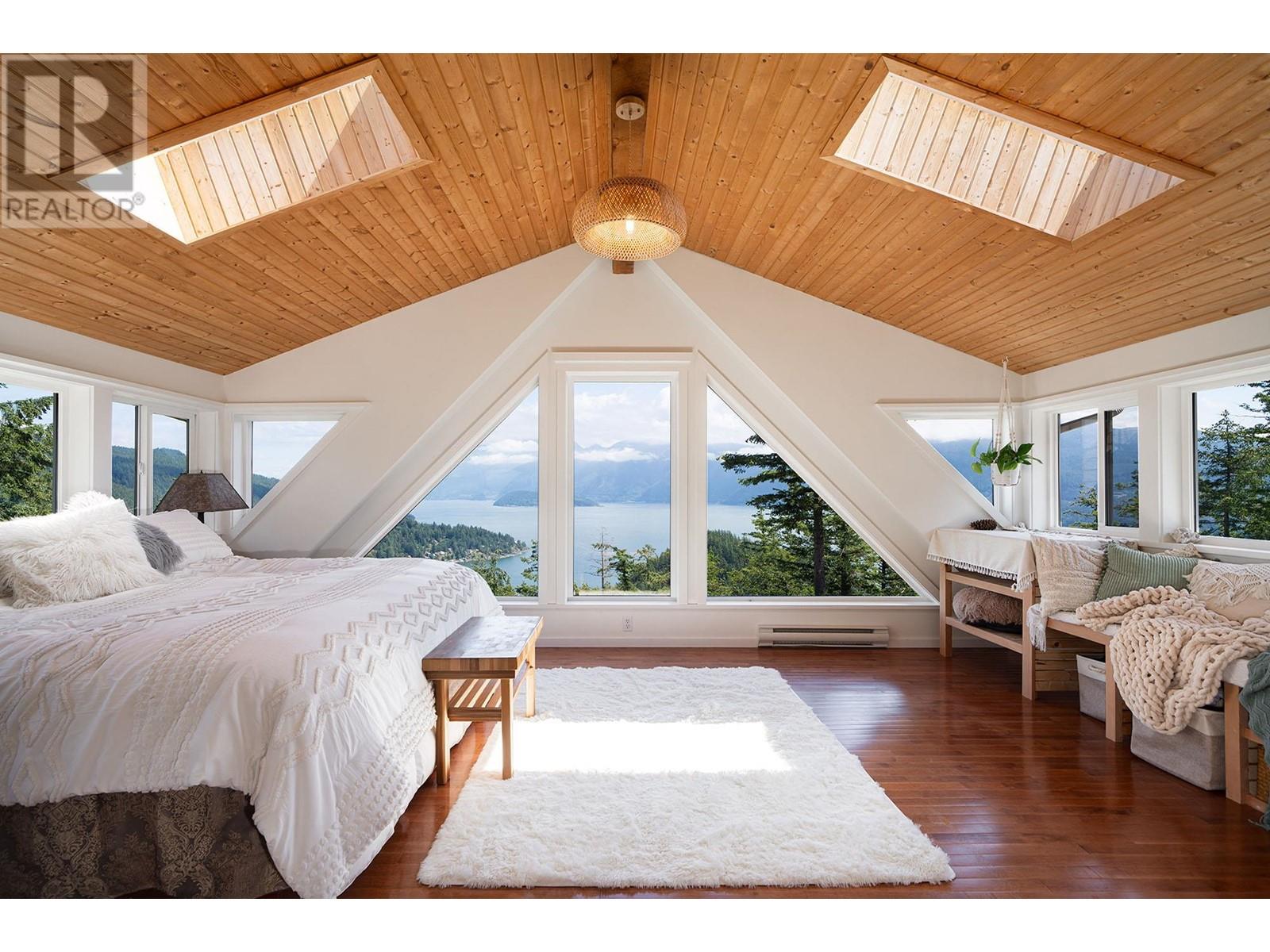 845 Valhalla Place, Bowen Island, British Columbia  V0N 1G1 - Photo 3 - R2944252