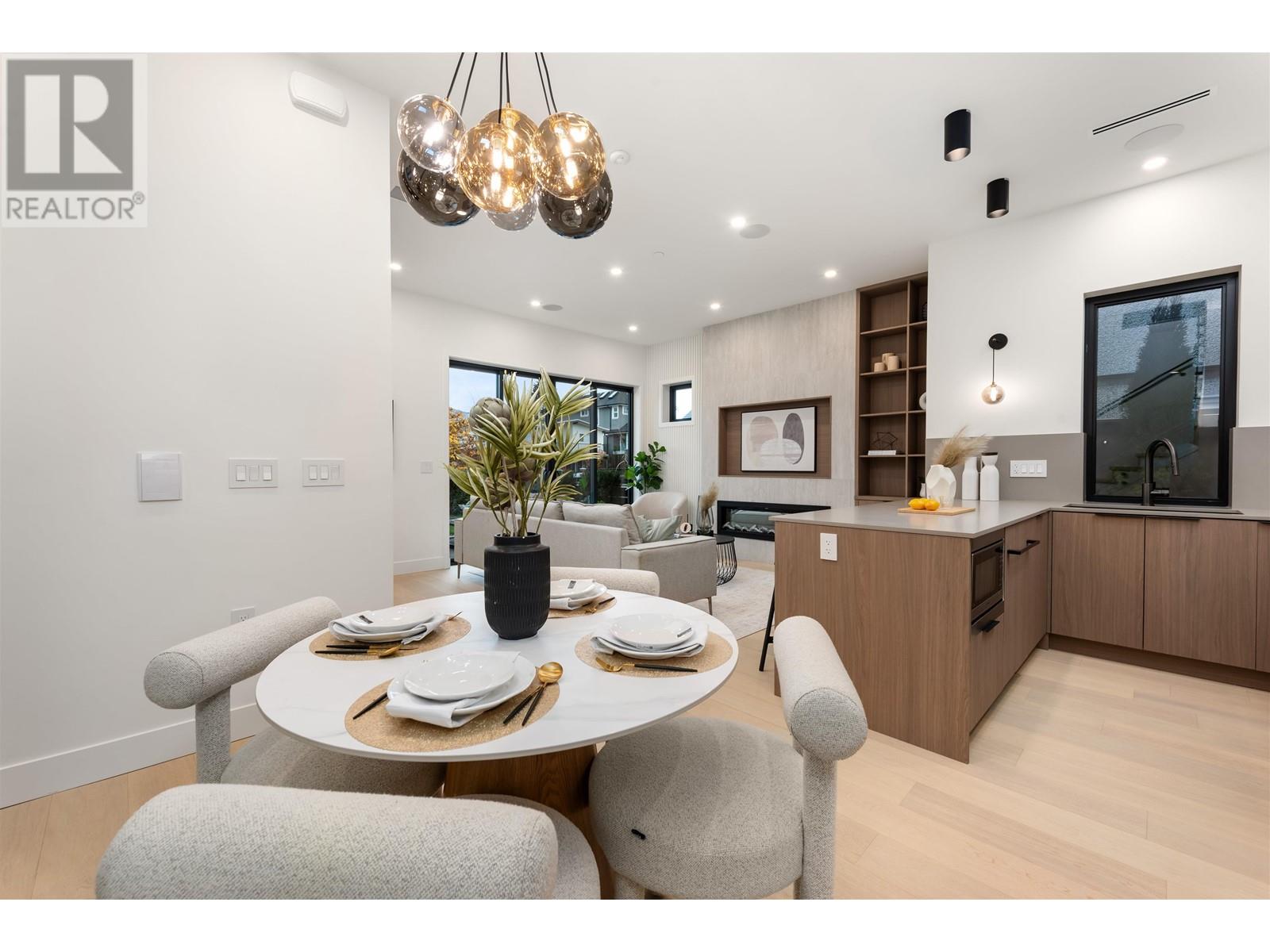 Listing Picture 12 of 40 : 1 351 E 38TH AVENUE, Vancouver / 溫哥華 - 魯藝地產 Yvonne Lu Group - MLS Medallion Club Member