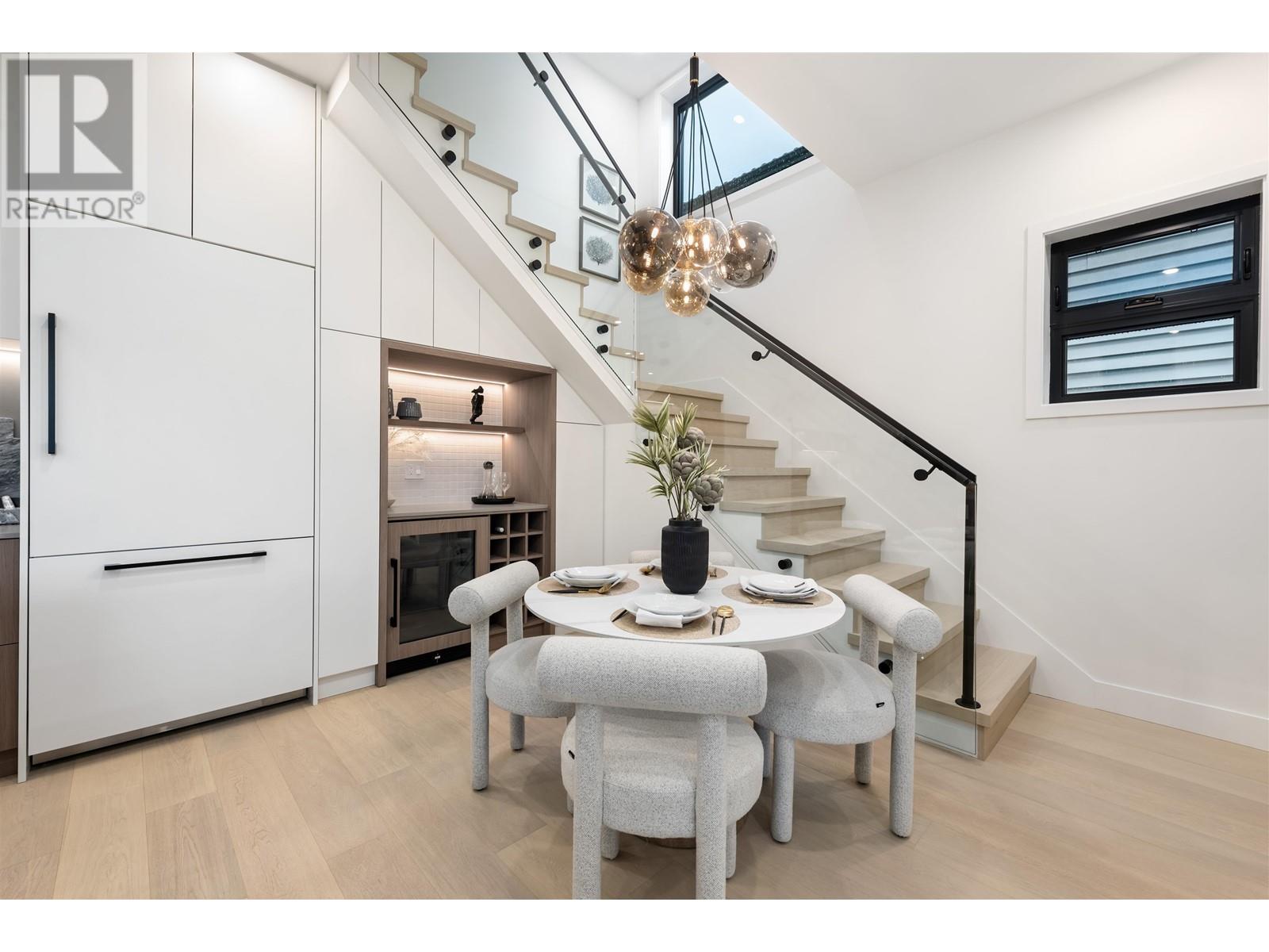 Listing Picture 13 of 40 : 1 351 E 38TH AVENUE, Vancouver / 溫哥華 - 魯藝地產 Yvonne Lu Group - MLS Medallion Club Member