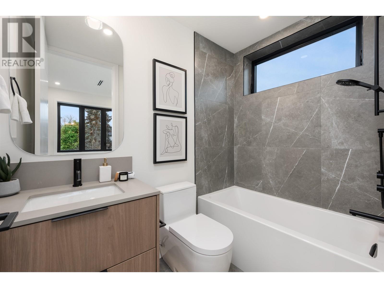 Listing Picture 20 of 40 : 1 351 E 38TH AVENUE, Vancouver / 溫哥華 - 魯藝地產 Yvonne Lu Group - MLS Medallion Club Member