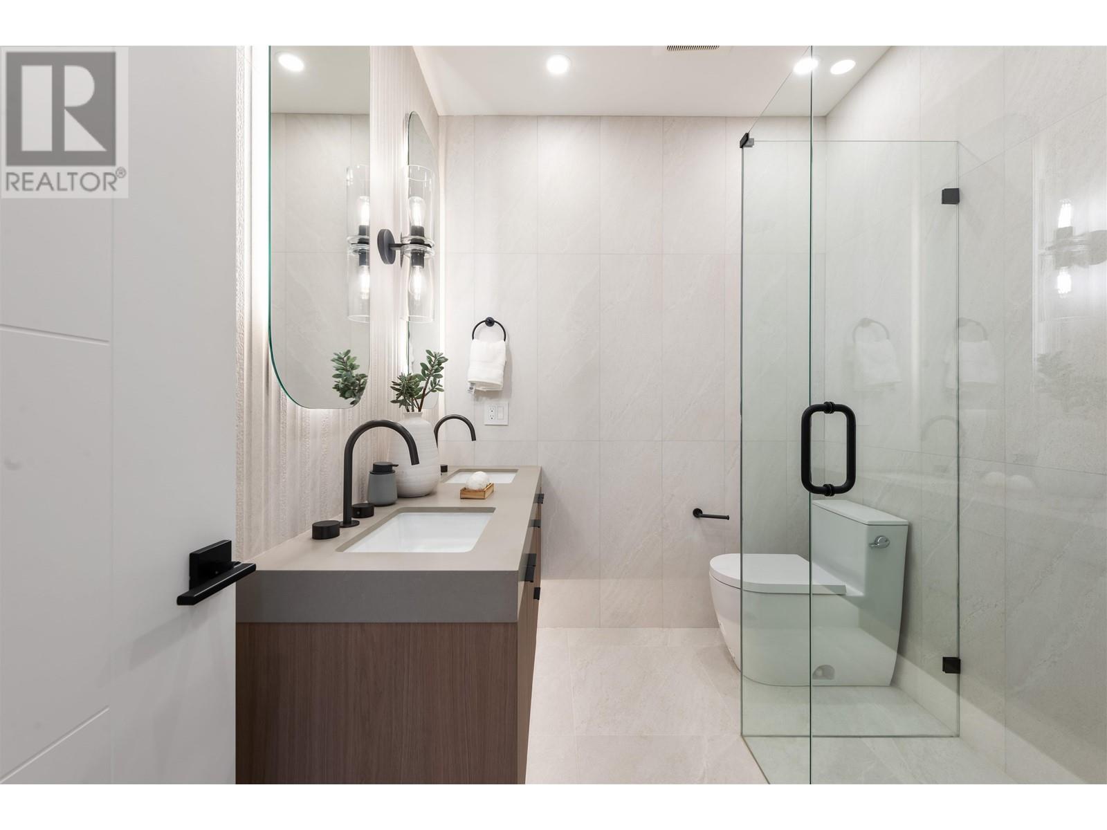 Listing Picture 26 of 40 : 1 351 E 38TH AVENUE, Vancouver / 溫哥華 - 魯藝地產 Yvonne Lu Group - MLS Medallion Club Member