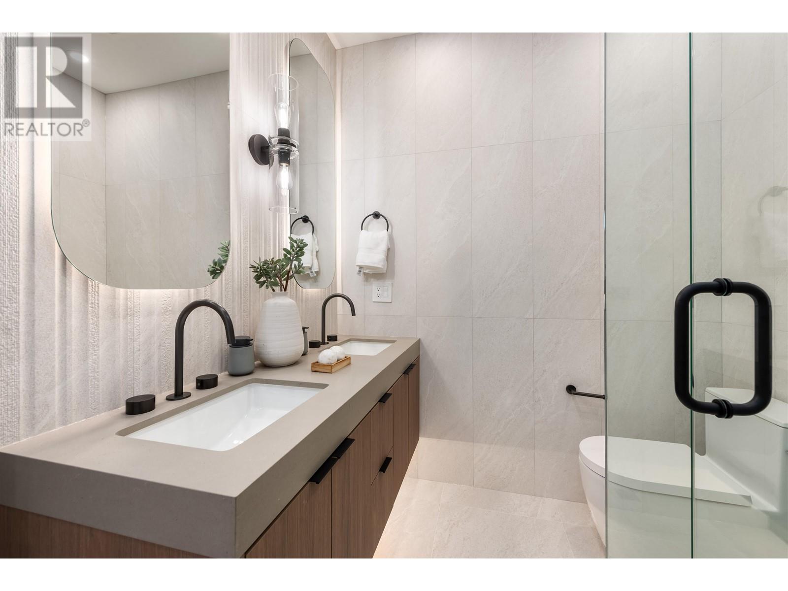 Listing Picture 27 of 40 : 1 351 E 38TH AVENUE, Vancouver / 溫哥華 - 魯藝地產 Yvonne Lu Group - MLS Medallion Club Member