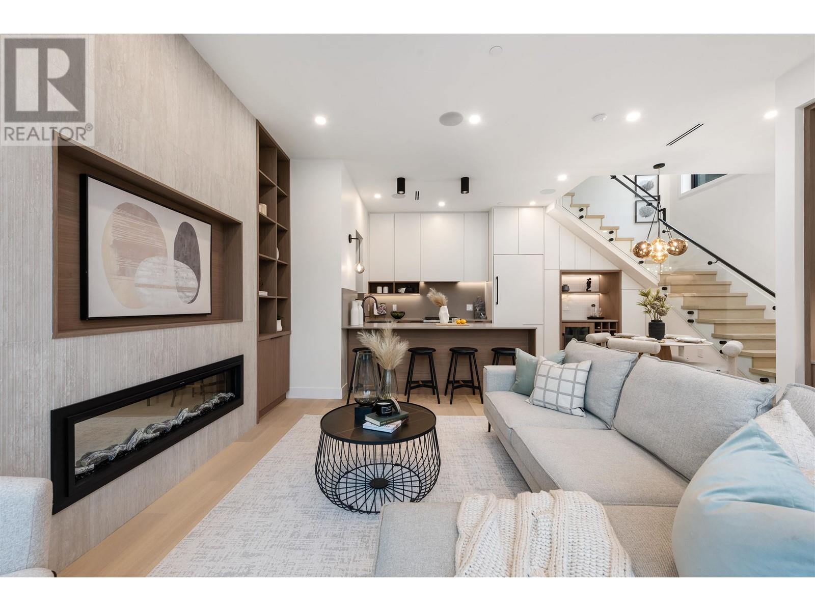 Listing Picture 3 of 40 : 1 351 E 38TH AVENUE, Vancouver / 溫哥華 - 魯藝地產 Yvonne Lu Group - MLS Medallion Club Member